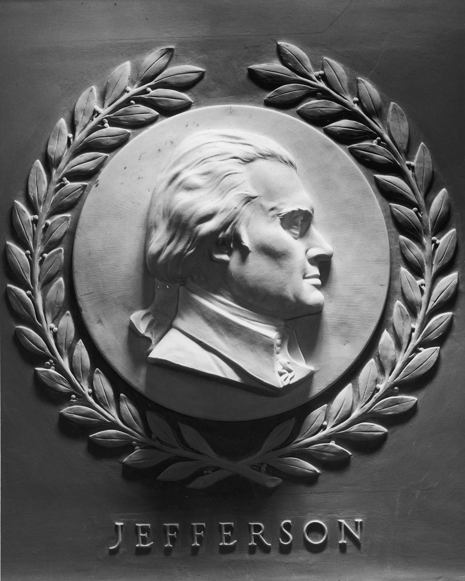 Relief portrait of Thomas Jefferson